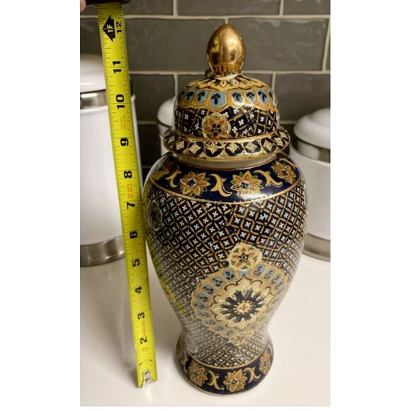 Chinese Hand Painted Vase Zhong Guo Zhi Zao Blue Gold Floral Motif Vintage China - Picture 4 of 8